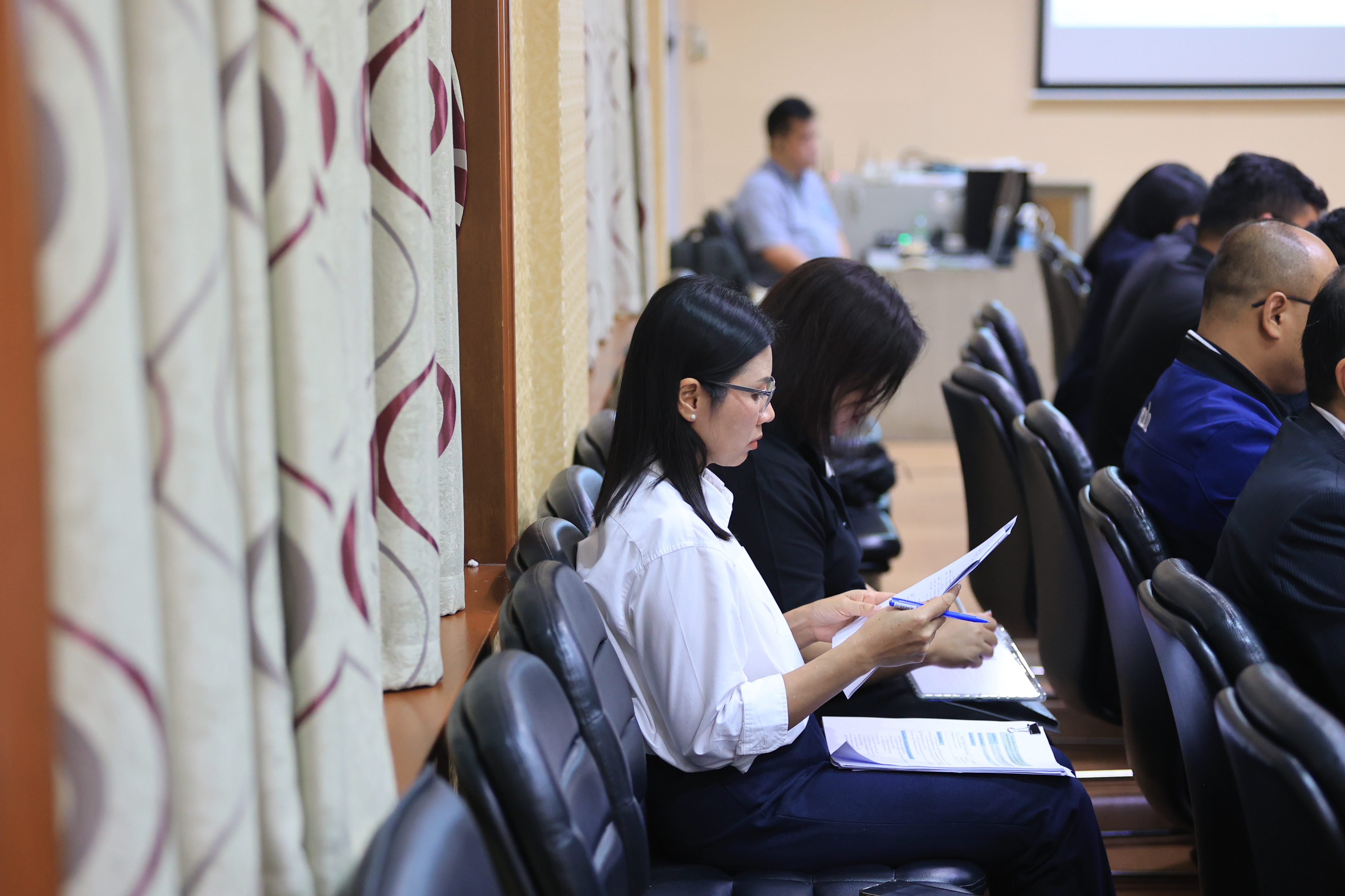 title - ประชุมคณะทำงานขับเคลื่อนการปฏิบัติตามพระราชบัญญัติการอำนวยความสะดวกในการพิจารณาอนุญาตและการให้บริการแก่ประชาชน พ.ศ. 2569 ครั้งที่ 1/2569 พร้อมประชุมผ่านระบบออนไลน์ GDCC Space Plus